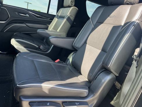 Used 2022 Cadillac Escalade ESV Sport w/ Touring Package AWD/4WD image 21