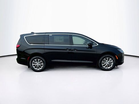 New 2027 Chrysler Pacifica Select AWD/4WD image 12
