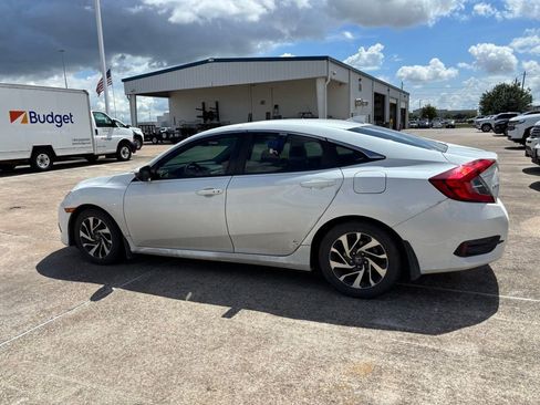 Used 2017 Honda Civic EX image 9