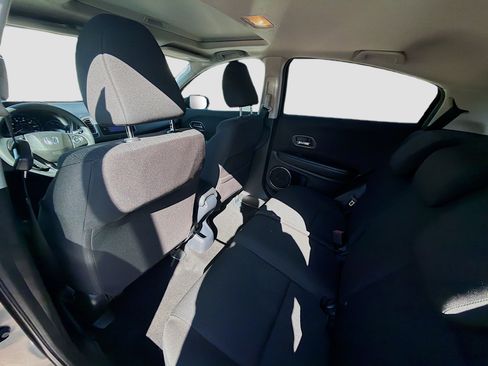 Used 2018 Honda HR-V EX image 23