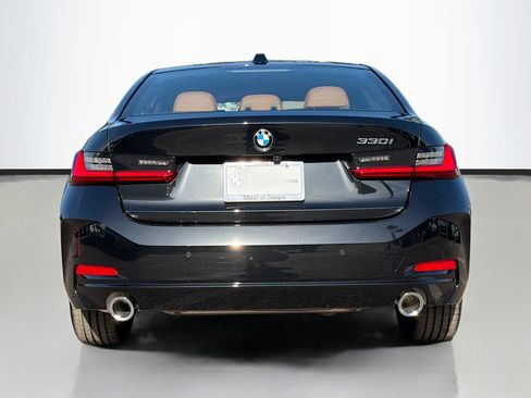 New 2026 BMW 330i Sedan w/ Convenience Package image 4