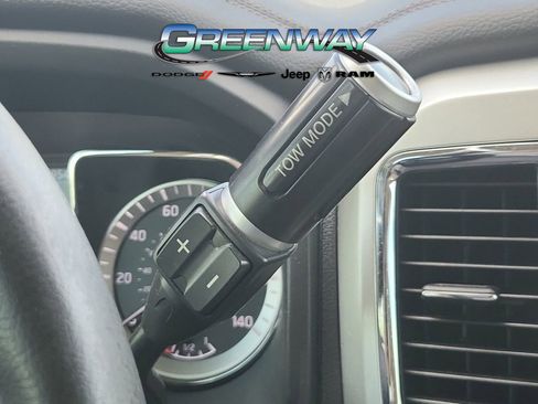 Used 2019 Nissan Titan SL w/ Chrome Package RWD image 21