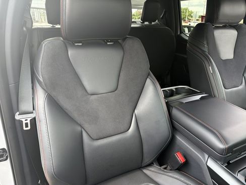 Used 2025 Ford F150 Raptor AWD/4WD image 29
