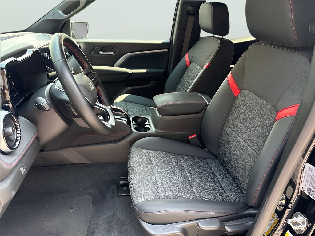 Used 2023 Chevrolet Colorado Z71 AWD/4WD image 17