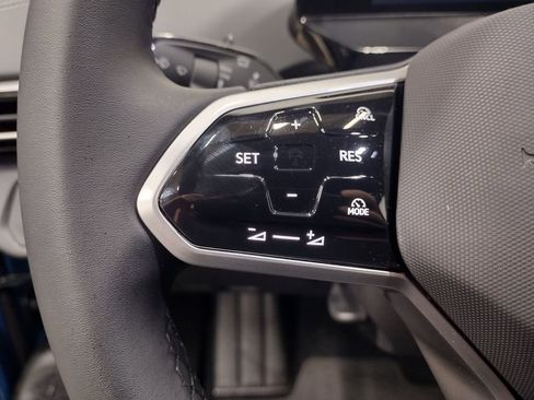 New 2025 Volkswagen ID.4 Pro image 23