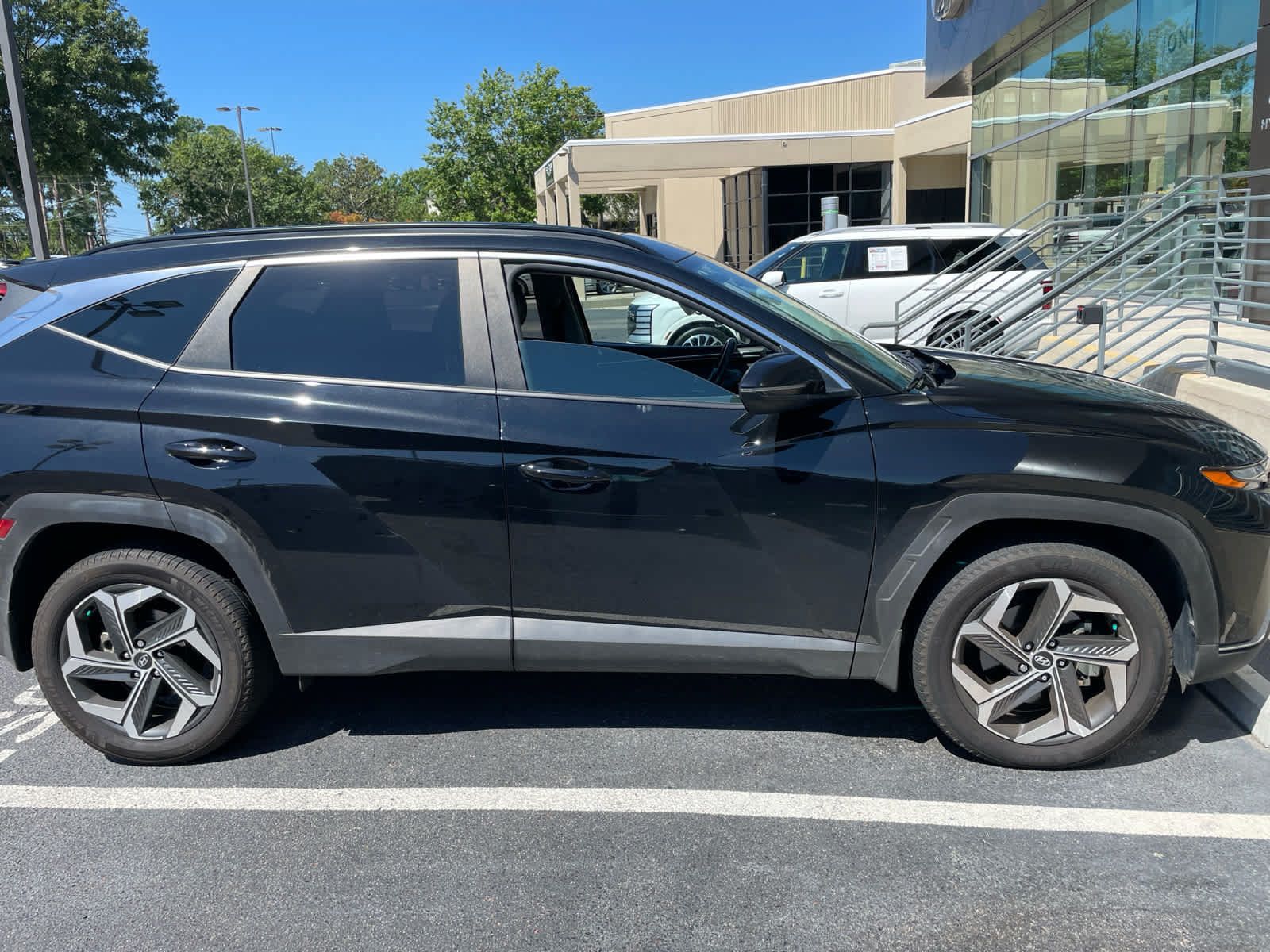 Certified 2023 Hyundai Tucson SEL w/ Convenience Package AWD/4WD image 1