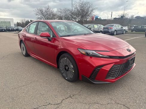 New 2026 Toyota Camry SE AWD/4WD image 9