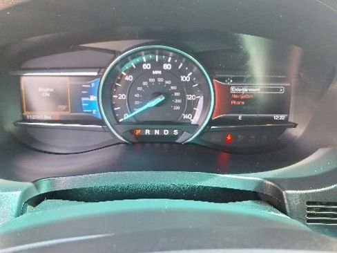 Used 2017 Ford Explorer XLT w/ Equipment Group 202A AWD/4WD image 12