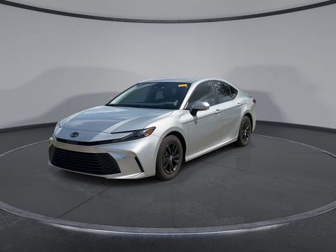 Certified 2025 Toyota Camry LE w/ Convenience Package FWD image 4