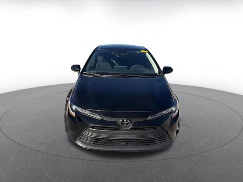 Used 2025 Toyota Corolla LE image 4