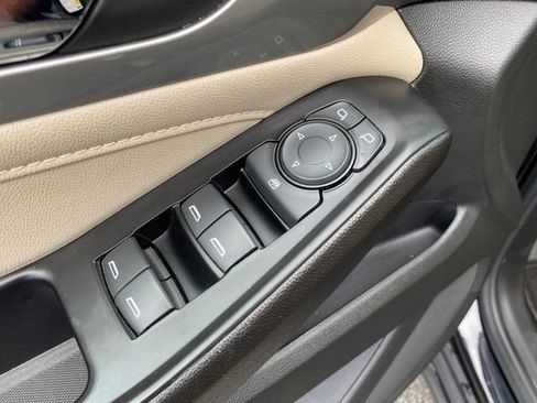 Certified 2023 Chevrolet Traverse LS FWD image 17