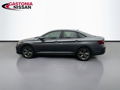 Used 2024 Volkswagen Jetta SE image 5