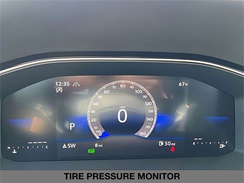 Used 2025 Volkswagen Jetta SE w/ Sunroof Package image 21