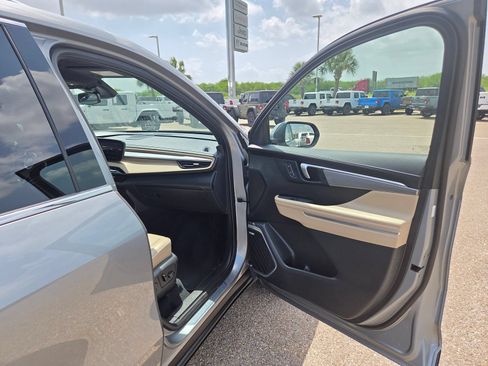 Used 2026 Buick Enclave Preferred FWD image 17