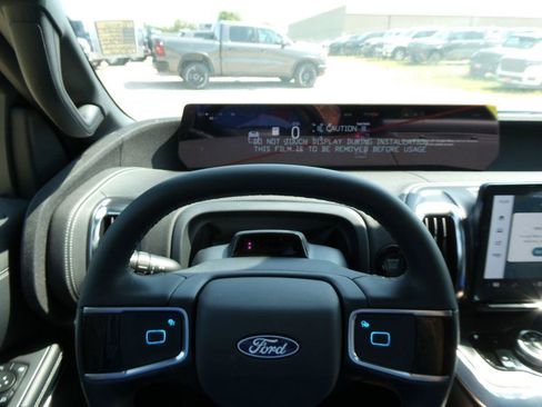 New 2027 Ford Expedition Platinum w/ Stealth Appearance Package AWD/4WD image 27