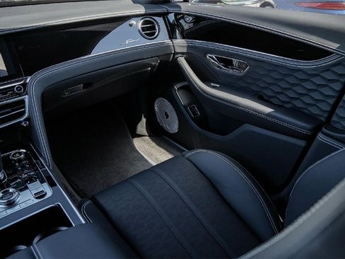 New 2025 Bentley Flying Spur Plug-In Hybrid image 43