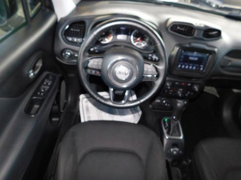 Used 2018 Jeep Renegade Altitude image 12