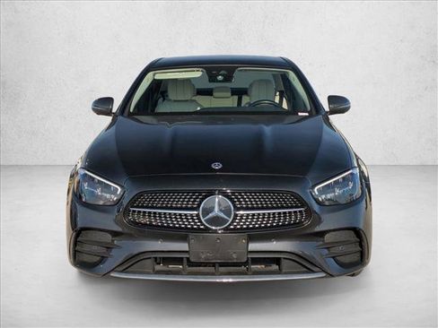Used 2023 Mercedes-Benz E 350 4MATIC Sedan image 2