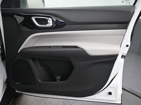 New 2026 Jeep Compass Limited image 20