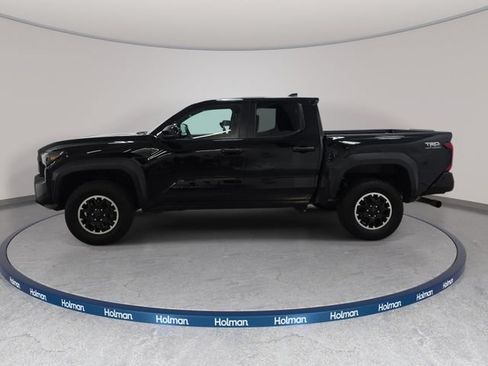 Certified 2024 Toyota Tacoma TRD Off-Road AWD/4WD image 8