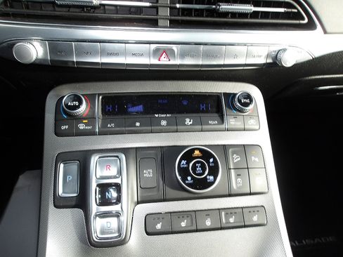 Certified 2022 Hyundai Palisade Calligraphy image 25