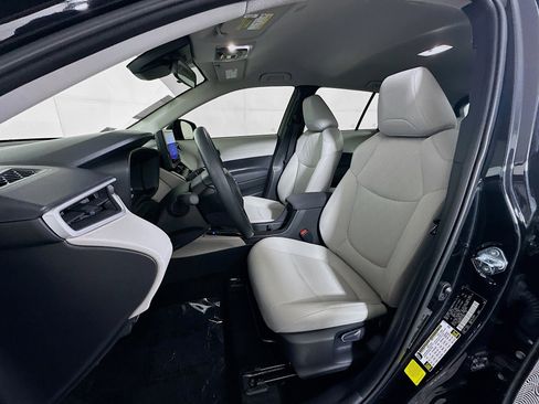 Certified 2025 Toyota Corolla Cross L image 12