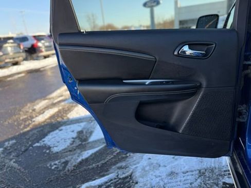 Used 2015 Dodge Journey Crossroad w/ Flexible Seating Group image 16