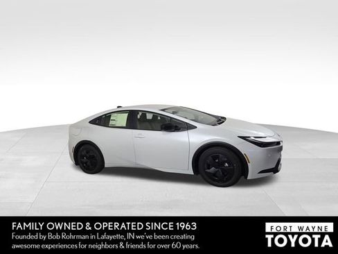 Used 2026 Toyota Prius Plug-In Hybrid image 5