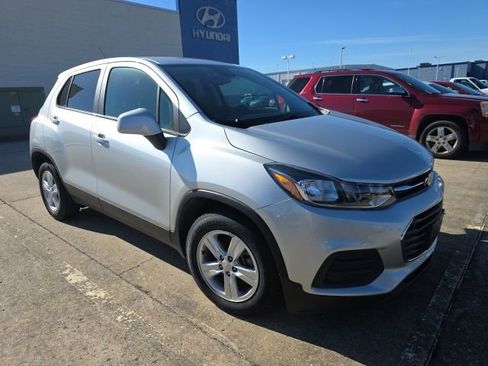 Used 2020 Chevrolet Trax LS w/ Tint and Cruise Package image 4