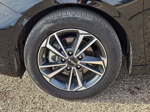 Used 2024 Kia Forte LXS image 11