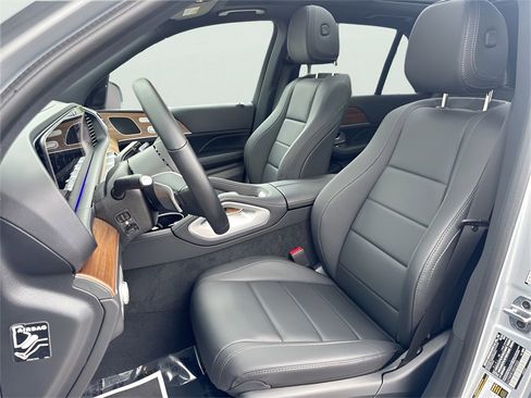 Certified 2025 Mercedes-Benz GLE 350 4MATIC image 11