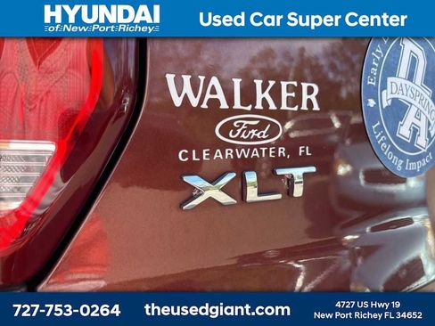 Used 2018 Ford Explorer XLT w/ Equipment Group 202A image 5