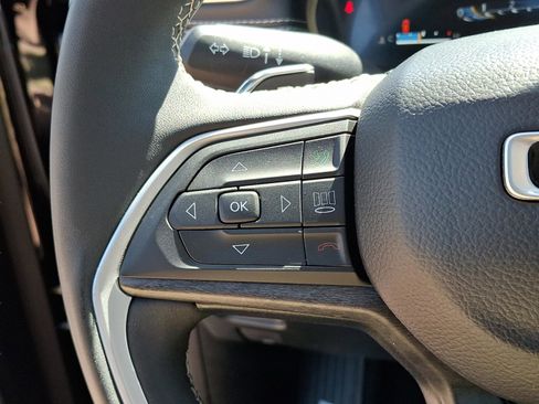 Certified 2023 Jeep Grand Cherokee L Limited w/ Luxury Tech Group II AWD/4WD image 20