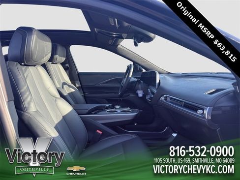 Used 2024 Cadillac Lyriq Sport image 17