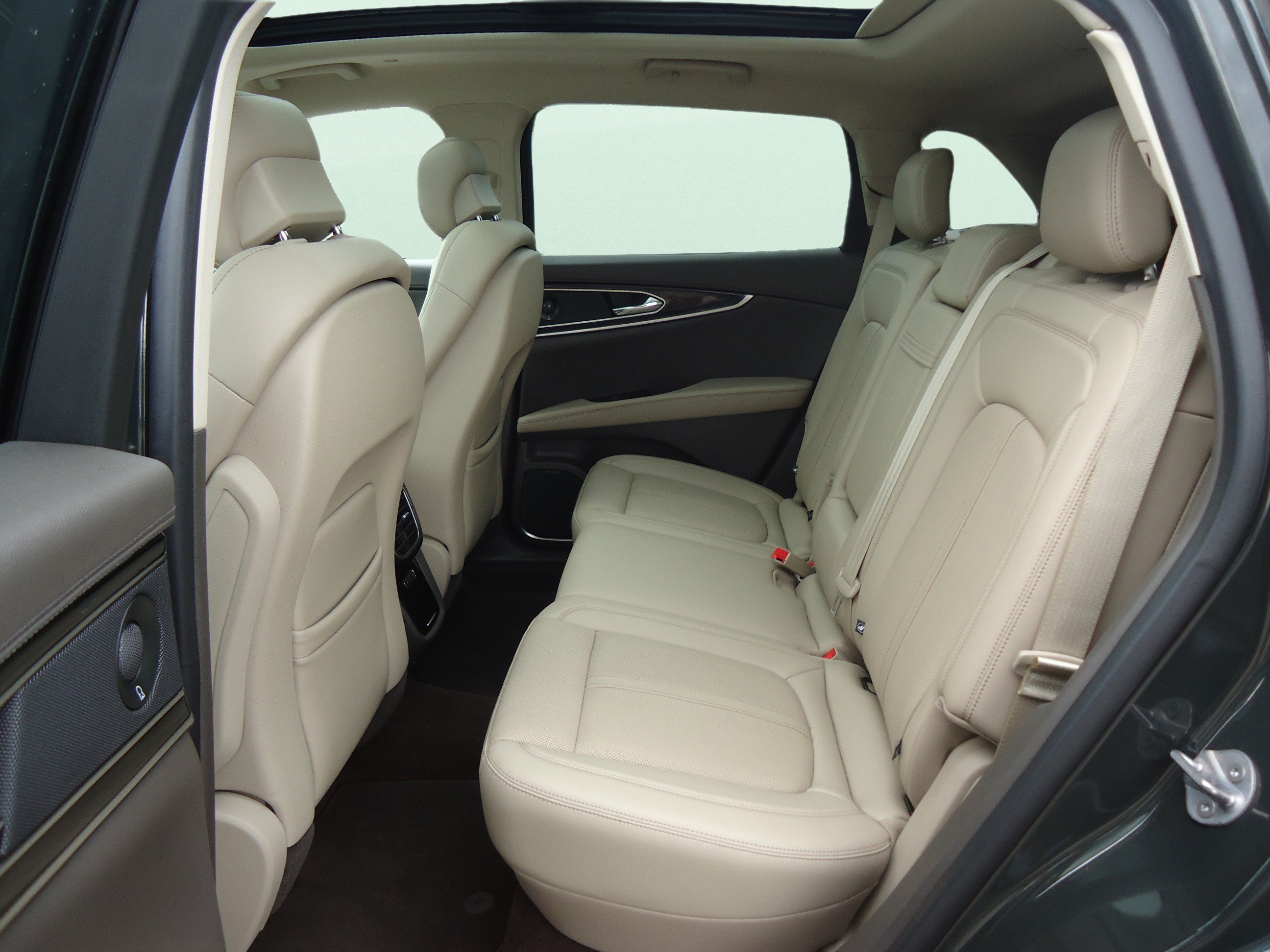 Used 2023 Lincoln Nautilus Reserve w/ Equipment Group 201A AWD/4WD image 29