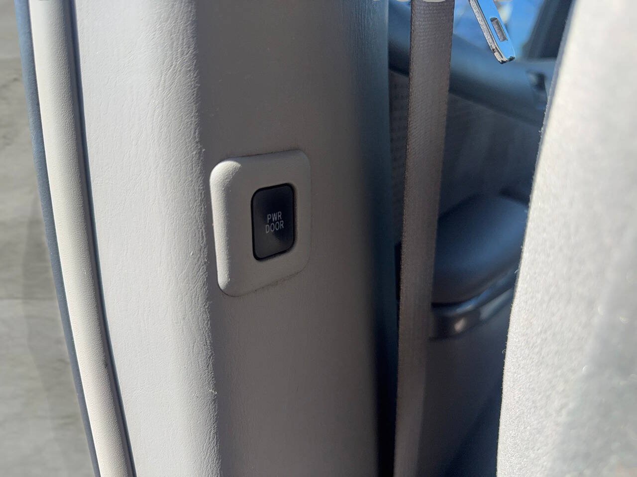 Used 2008 Toyota Sienna LE FWD image 21