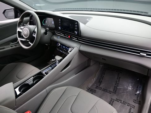 Certified 2026 Hyundai Elantra Hybrid FWD image 14