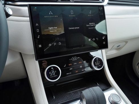 Used 2025 Jaguar F-PACE R-Dynamic S AWD/4WD image 19