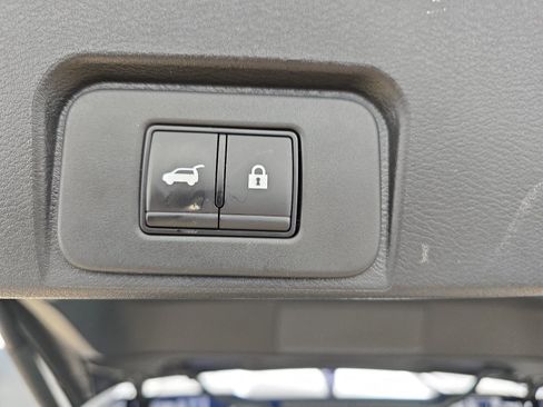 Used 2026 Nissan Rogue SV FWD image 31