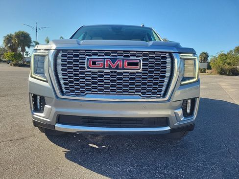 Used 2023 GMC Yukon XL Denali w/ Denali Reserve Package image 3