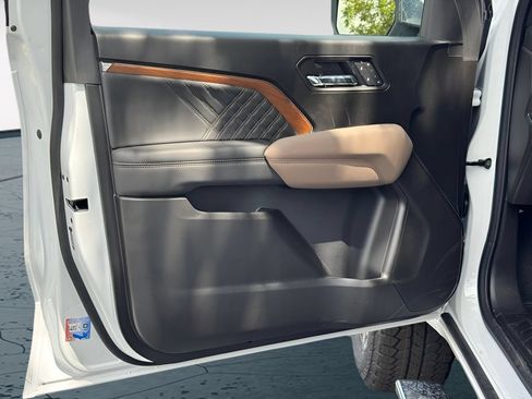 New 2026 GMC Canyon Denali AWD/4WD image 12