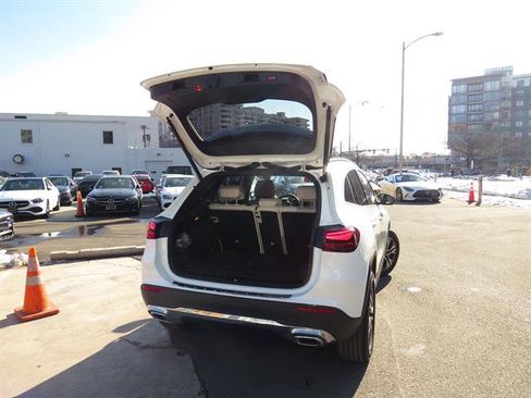 Used 2025 Mercedes-Benz GLA 250 4MATIC image 29