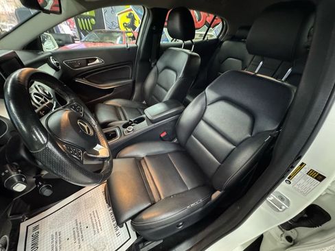 Used 2017 Mercedes-Benz GLA 250 4MATIC image 11