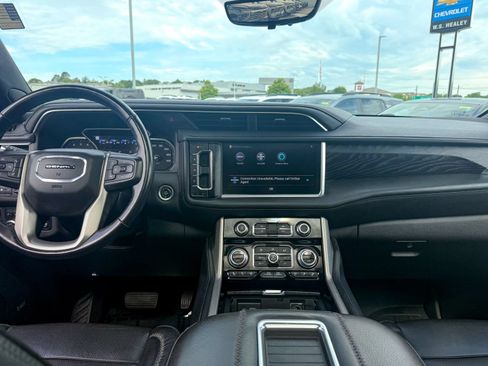 Certified 2021 GMC Yukon Denali w/ Denali Premium Package AWD/4WD image 30