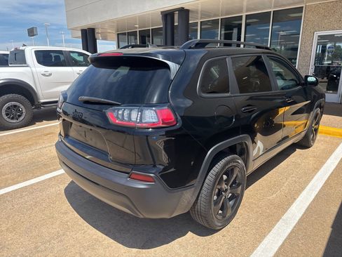 Used 2021 Jeep Cherokee Latitude Plus FWD image 7