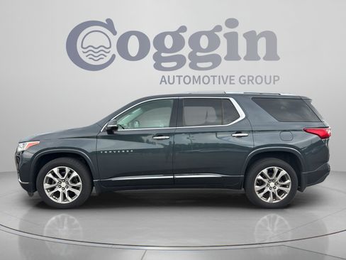 Used 2018 Chevrolet Traverse Premier w/ Driver Confidence II Package FWD image 2
