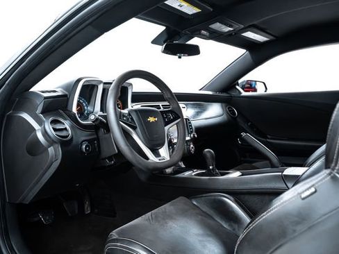 Used 2015 Chevrolet Camaro SS w/ SS Performance Package image 17