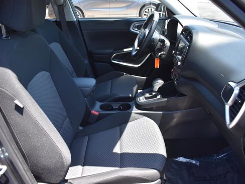 Used 2024 Kia Soul LX w/ Option Group 015 FWD image 13