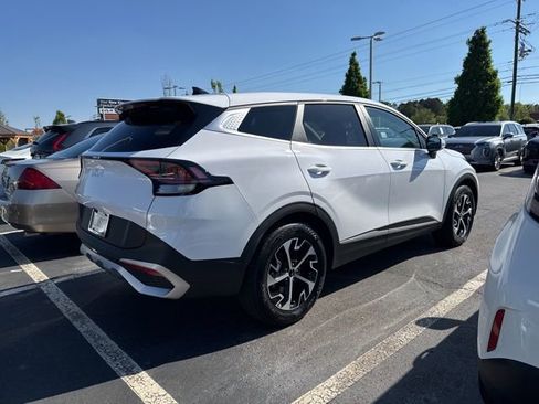 Used 2025 Kia Sportage EX image 3