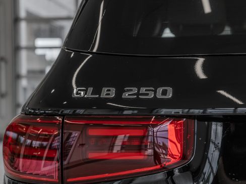 Certified 2026 Mercedes-Benz GLB 250 4MATIC image 22